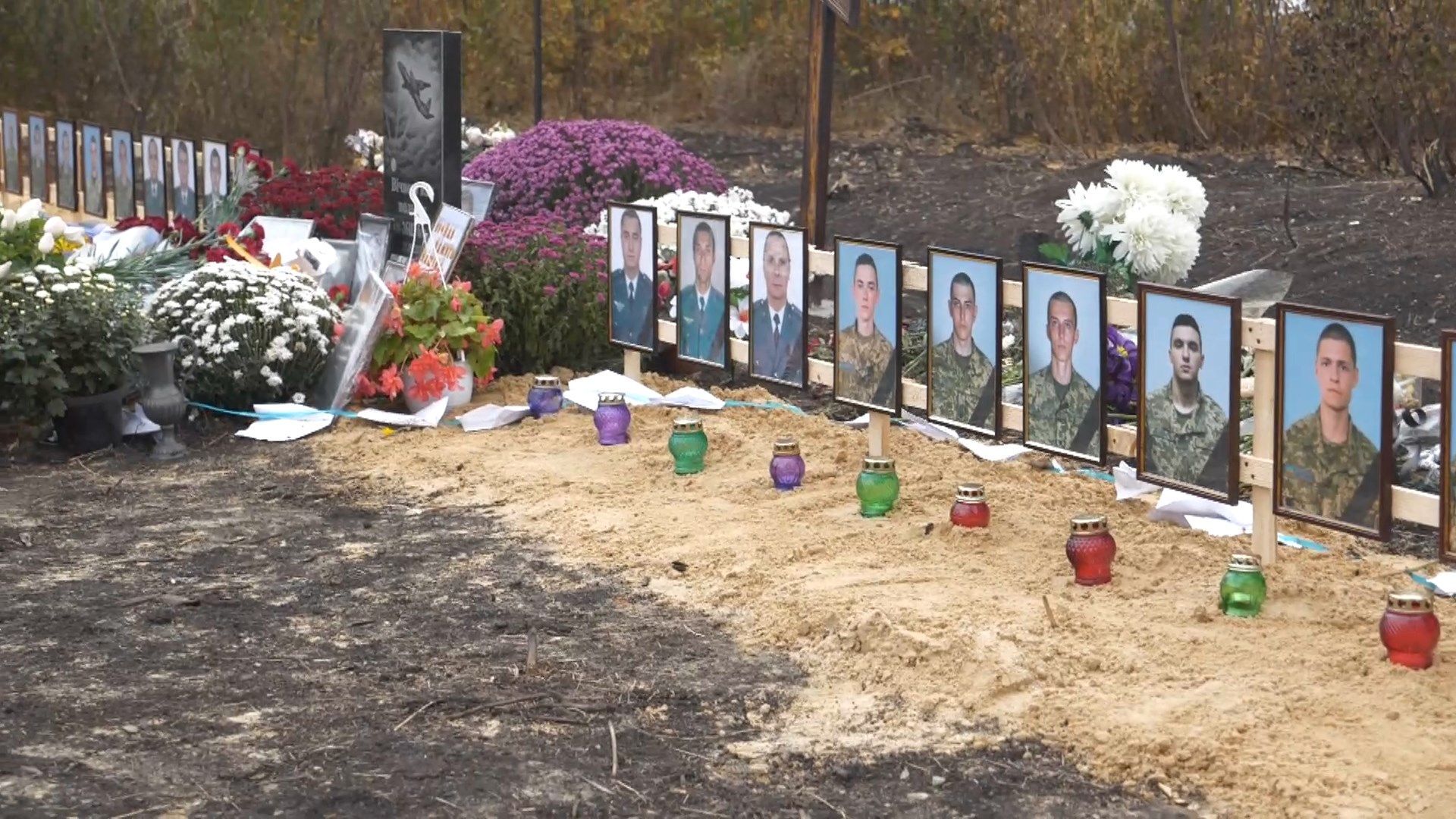 30 июля 2002. Южное кладбище Боденским озером. Ту 154 авиакатастрофа Донецком. Могилы погибших в авиакатастрофе.