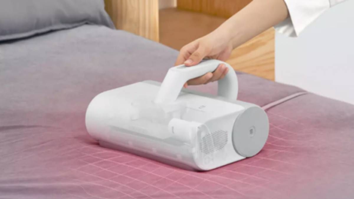 Xiaomi показала оригинальный ручной пылесос, умеющий дезинфицировать Xiaomi показала оригинальный ручной пылесос, умеющий дезинфицировать