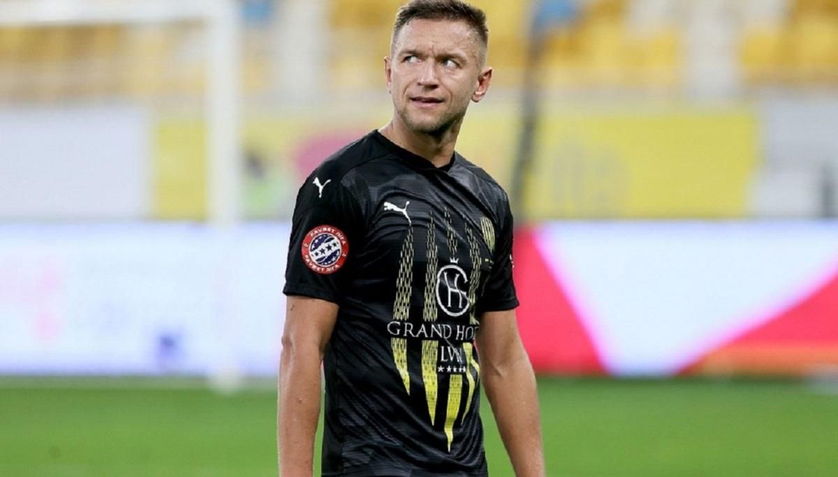 Свистки были только в одну сторону: игрок "Руха" обвинил арбитра в симпатиях к сопернику