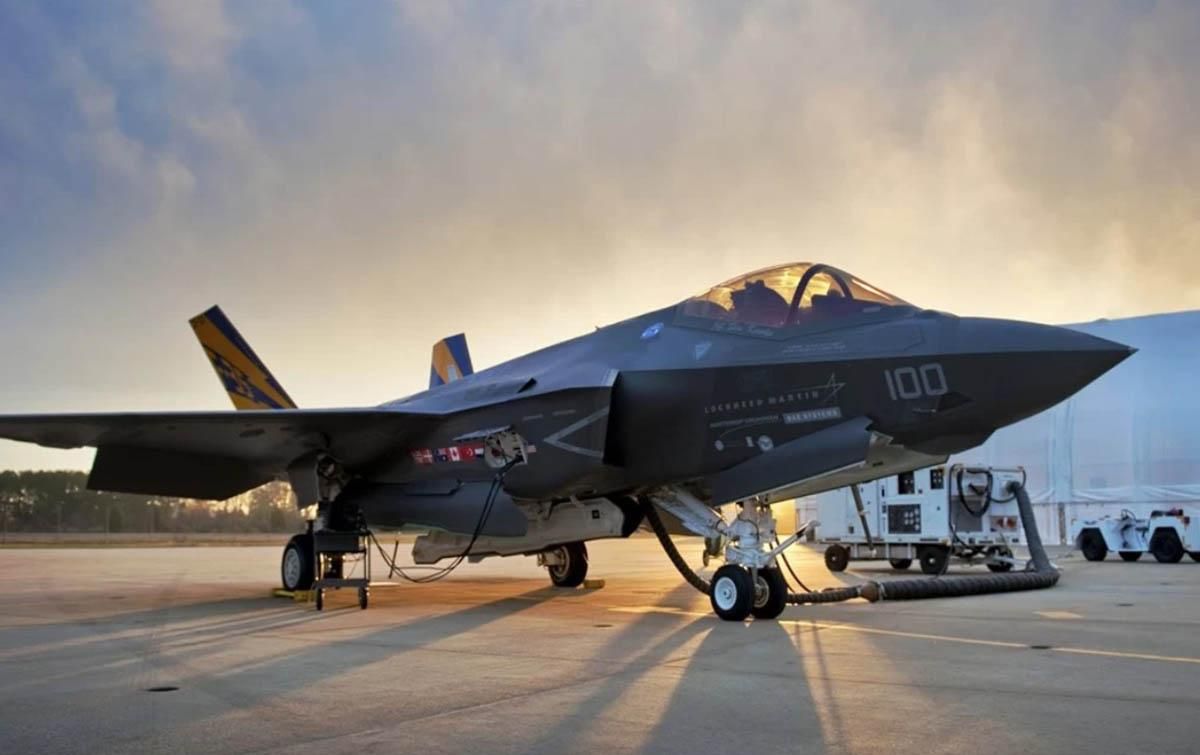 Техника войны: украинские бронемашины для Netflix. Падение американского истребителя F-35B Техника войны: украинские бронемашины для Netflix. Падение американского истребителя F-35B