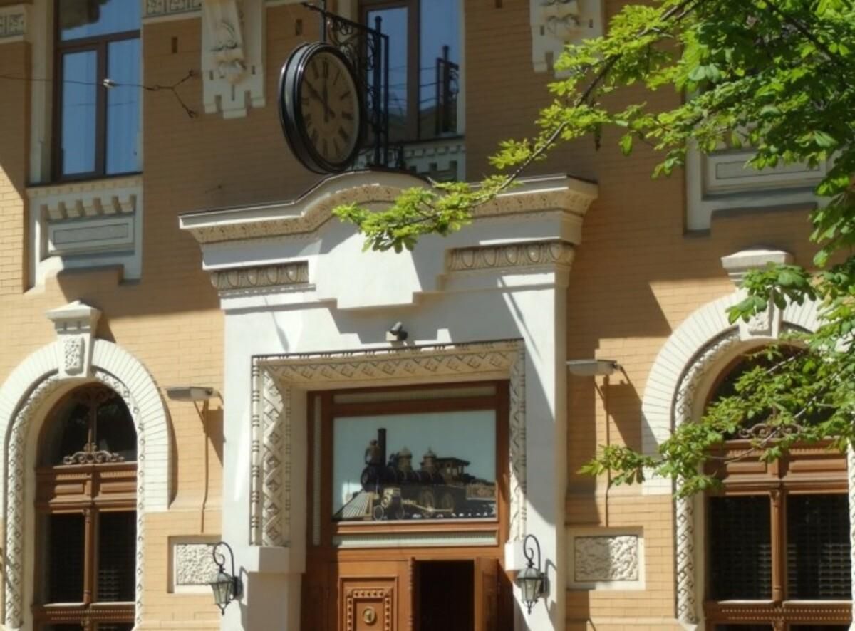 Два здания Укрзализныци передадут молодому министерству Два здания Укрзализныци передадут молодому министерству