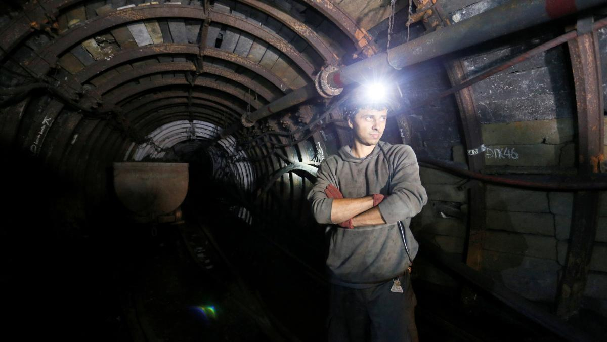 Решта 22 страйкуючих шахтаря на шахті "Жовтнева" ігнорують всі можливі контакти з адміністрацією