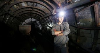 22 бастующих шахтера на шахте "Октябрьская" игнорируют любые  контакты с администрацией