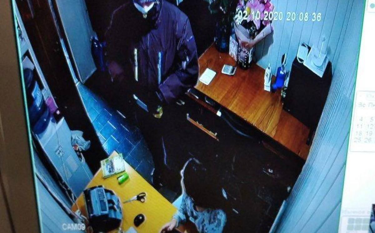 В Киеве мужчина нанес колежанци по работе в магазине 15 ударов ножом