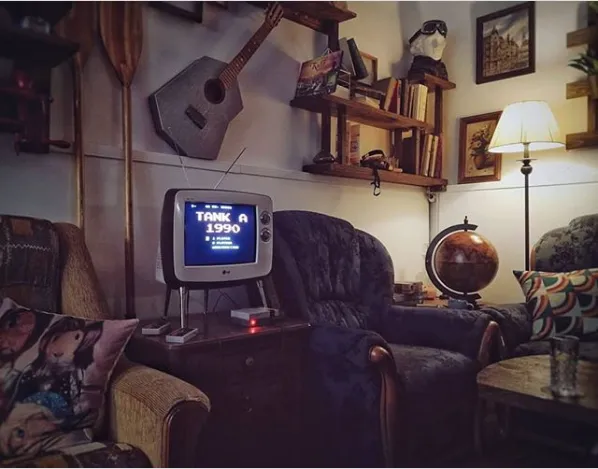 Изюминка дизайна - старая приставка, в которую можно поиграть Изюминка дизайна - старая приставка, в которую можно поиграть