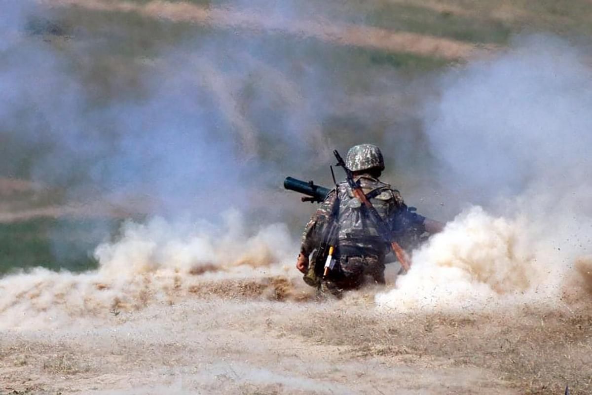 Армянские войска расстреляли беспилотник Азербайджана: жуткое видео Армянские войска расстреляли беспилотник Азербайджана: жуткое видео