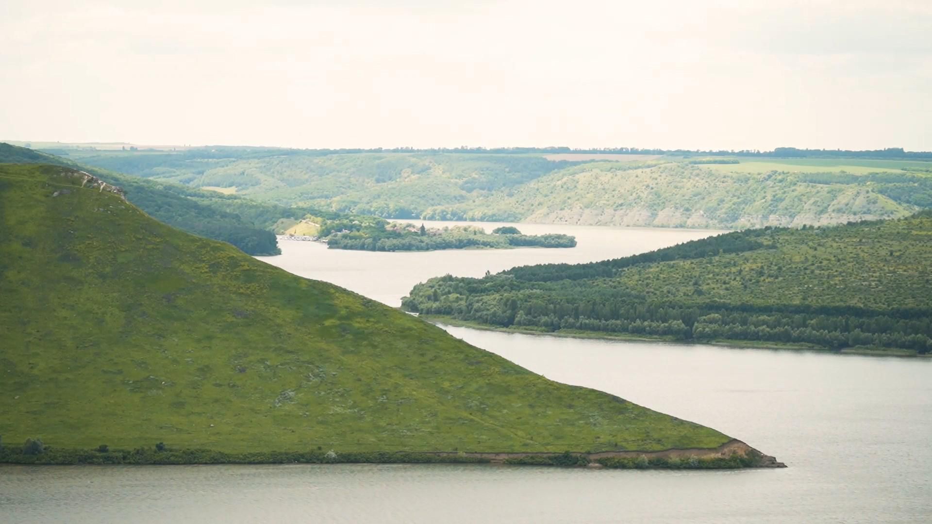 Затопленное село и мистический монастырь: почему Бакота популярна среди туристов Затопленное село и мистический монастырь: почему Бакота популярна среди туристов