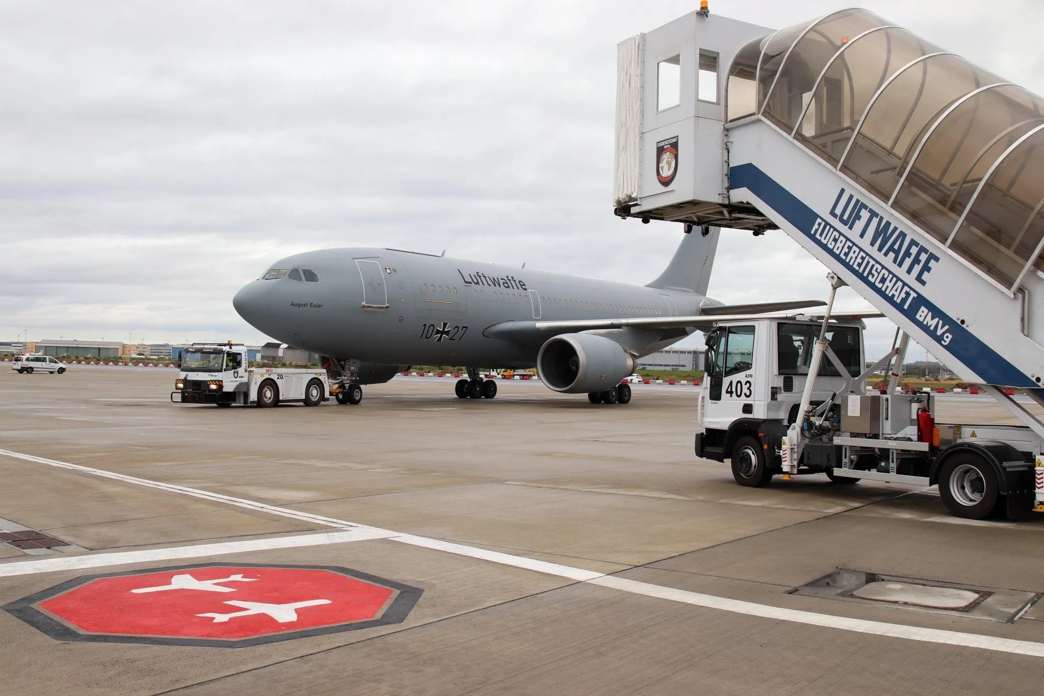 Ним на лікування заберуть 13 українських військових Ним на лікування заберуть 13 українських військових