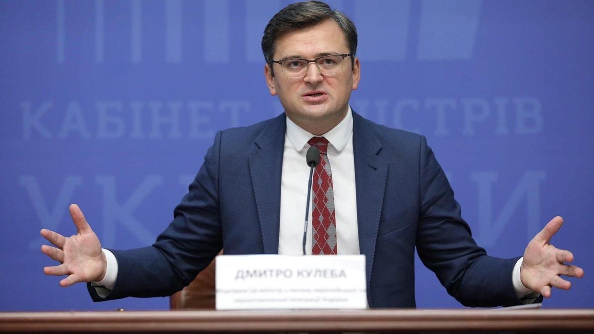 Кулеба заявил, что безвизу Украины с ЕС ничего не угрожает