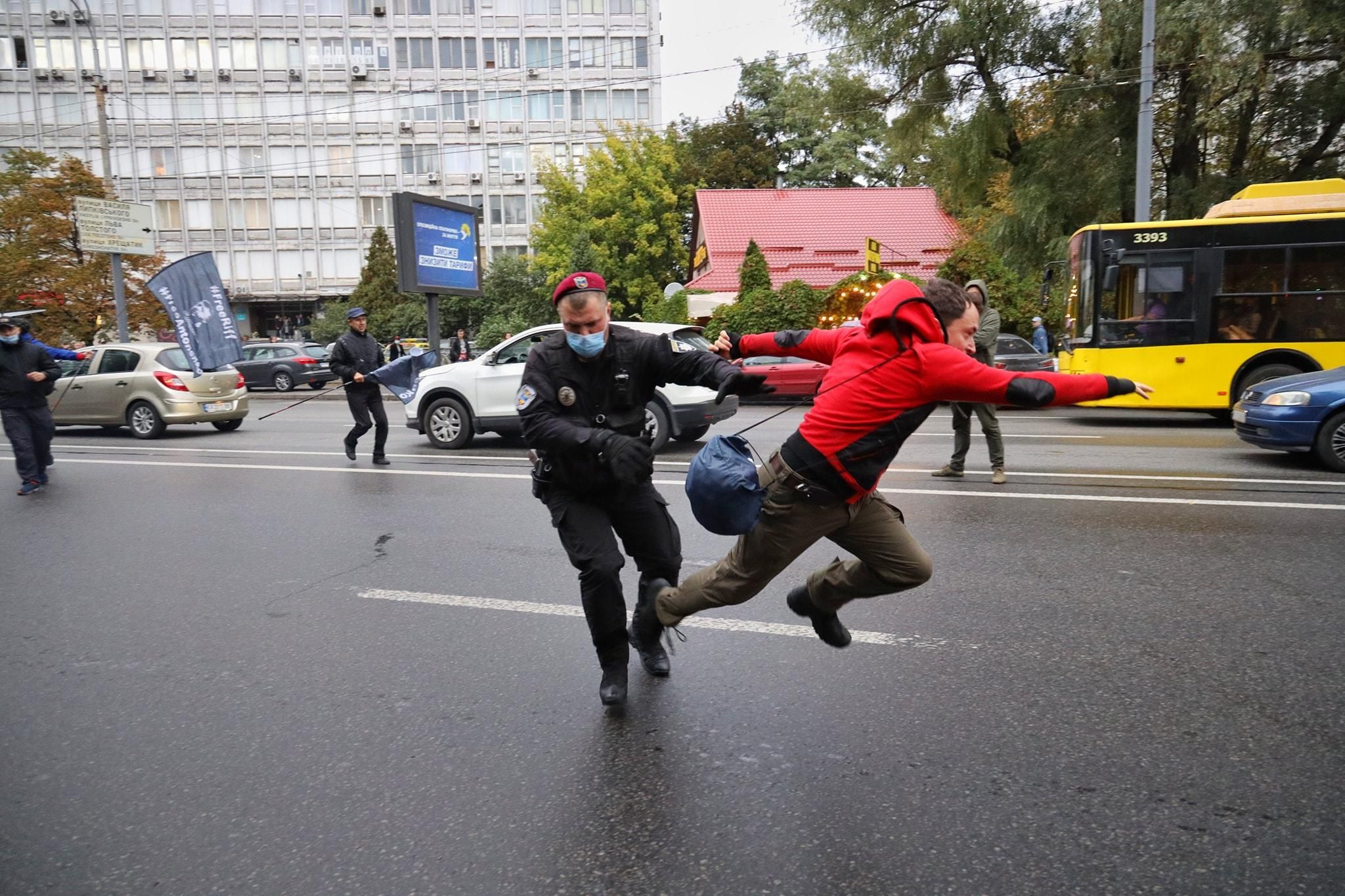 Почему применили силу к активистам после суда над Антоненко, – НПУ