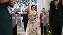 Роскошные платья и элегантные наряды: как будет выглядеть принцесса в новом фильме Netflix Роскошные платья и элегантные наряды: как будет выглядеть принцесса в новом фильме Netflix