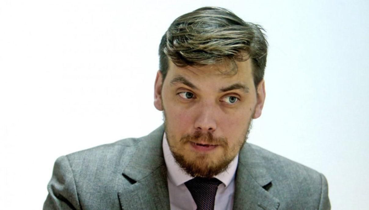 Йому морочать голову, розповідають казки, – Гончарук про Зеленського Йому морочать голову, розповідають казки, – Гончарук про Зеленського