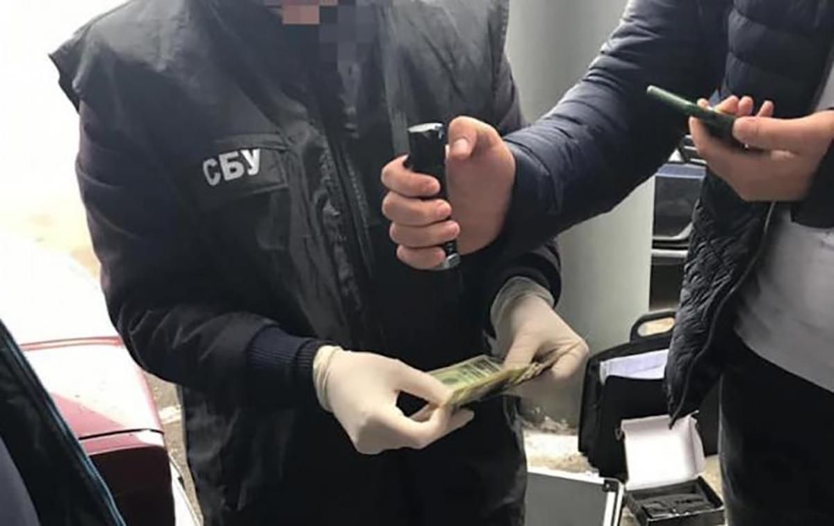 Налоговики Львовщины за деньги покрывали предпринимателей, фото Налоговики Львовщины за деньги покрывали предпринимателей, фото