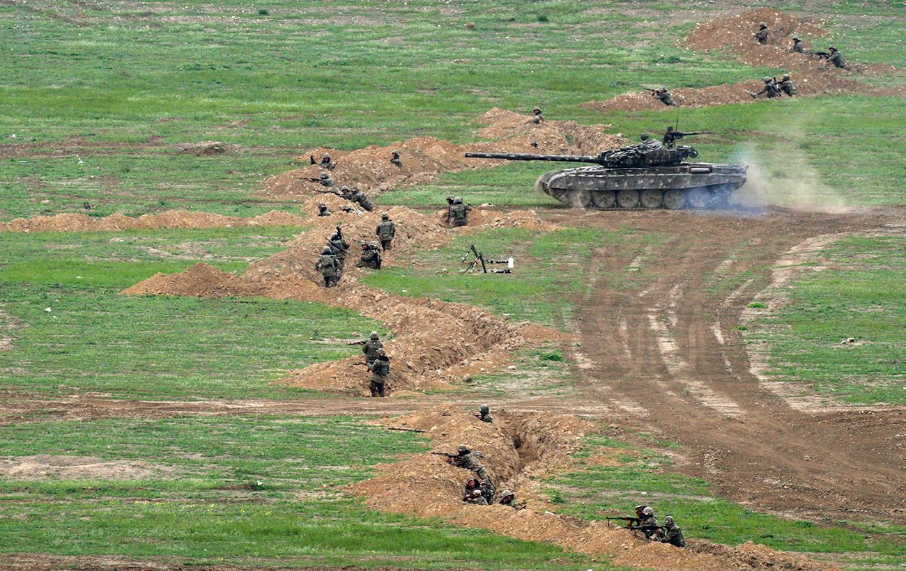 В Нагорном Карабахе продолжаются ожесточенные бои: видео В Нагорном Карабахе продолжаются ожесточенные бои: видео