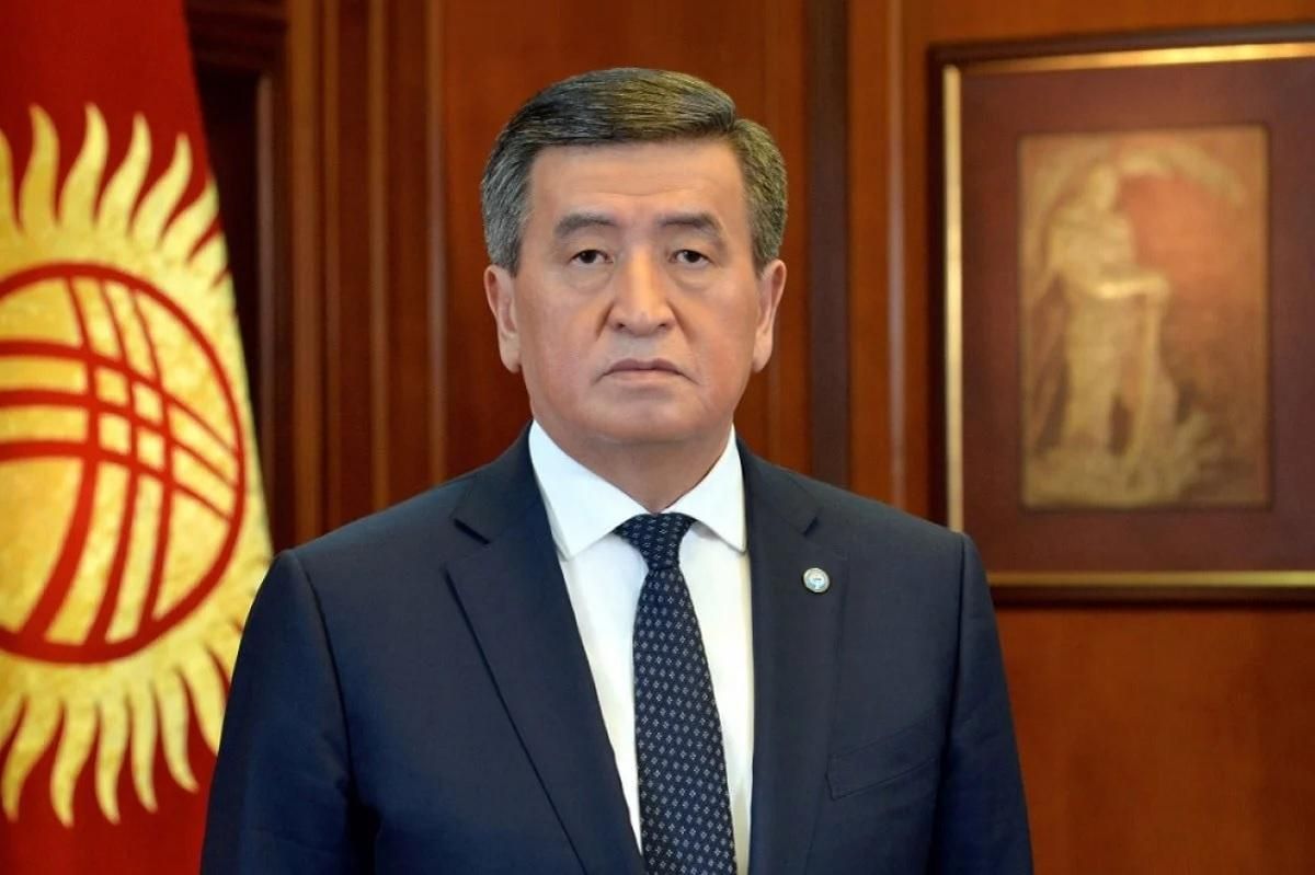Уряд та прем'єра Киргизстану відправили у відставку