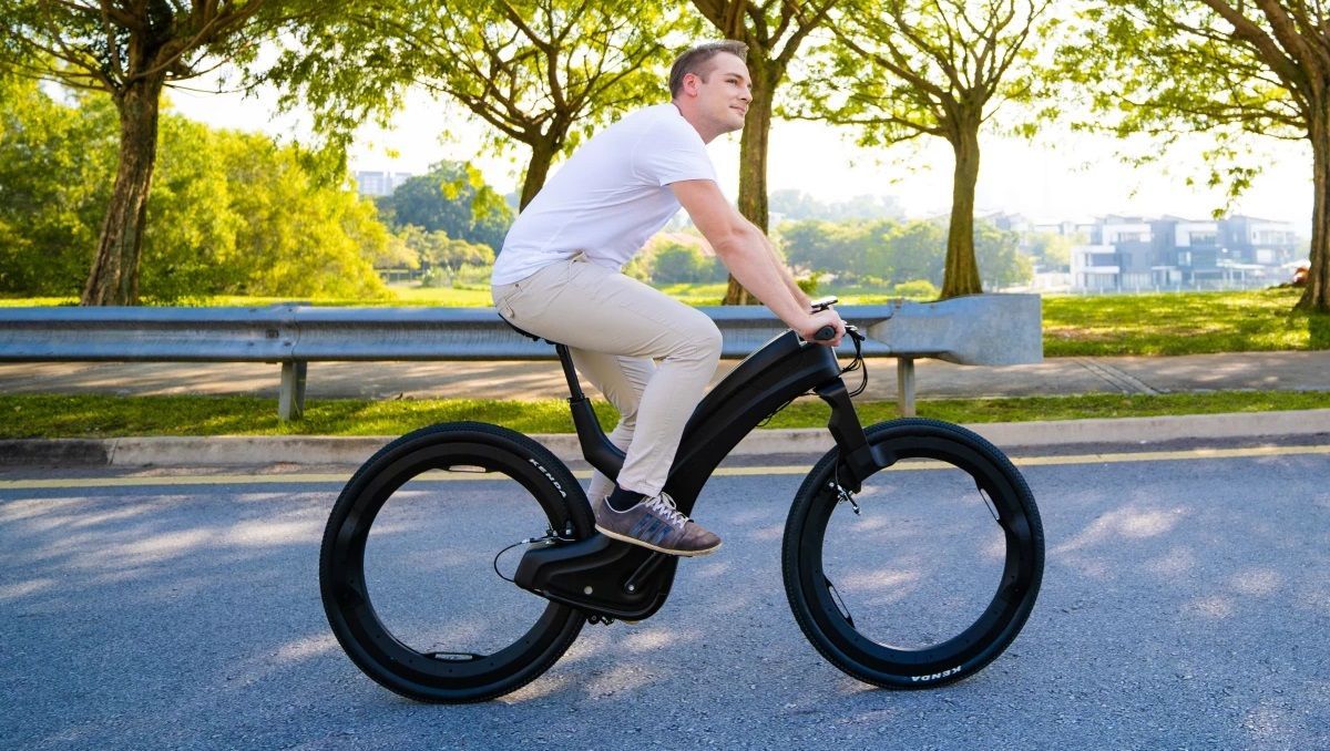 Стартап представив підозріло дешевий електровелосипед Reevo з колесами без маточини