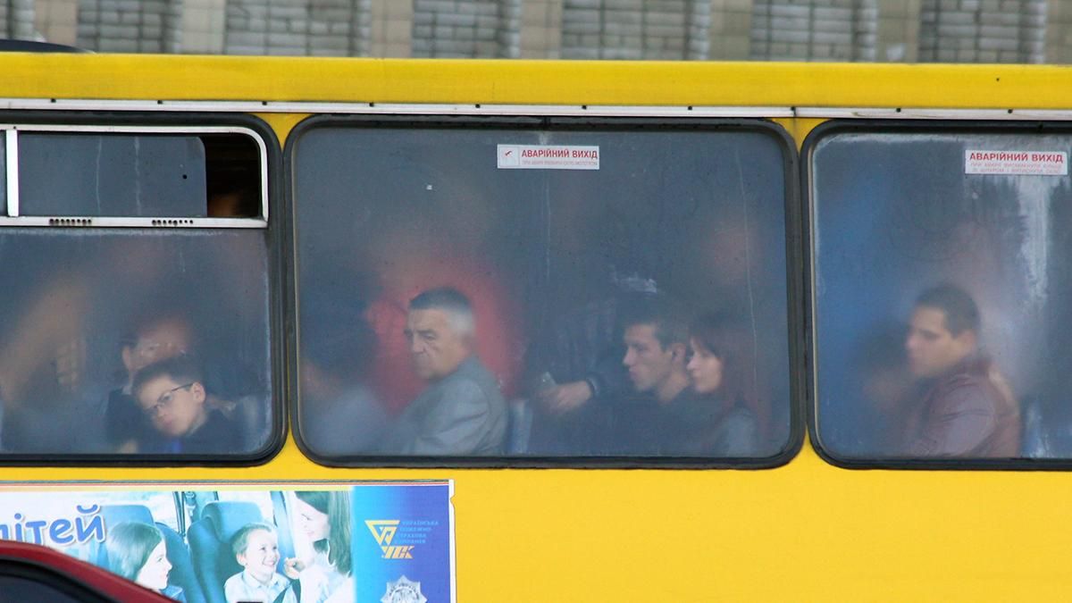 Водії маршруток в Одесі не поділили дорогу та влаштували бійку: відео - 24 Канал Водії маршруток в Одесі не поділили дорогу та влаштували бійку: відео - 24 Канал