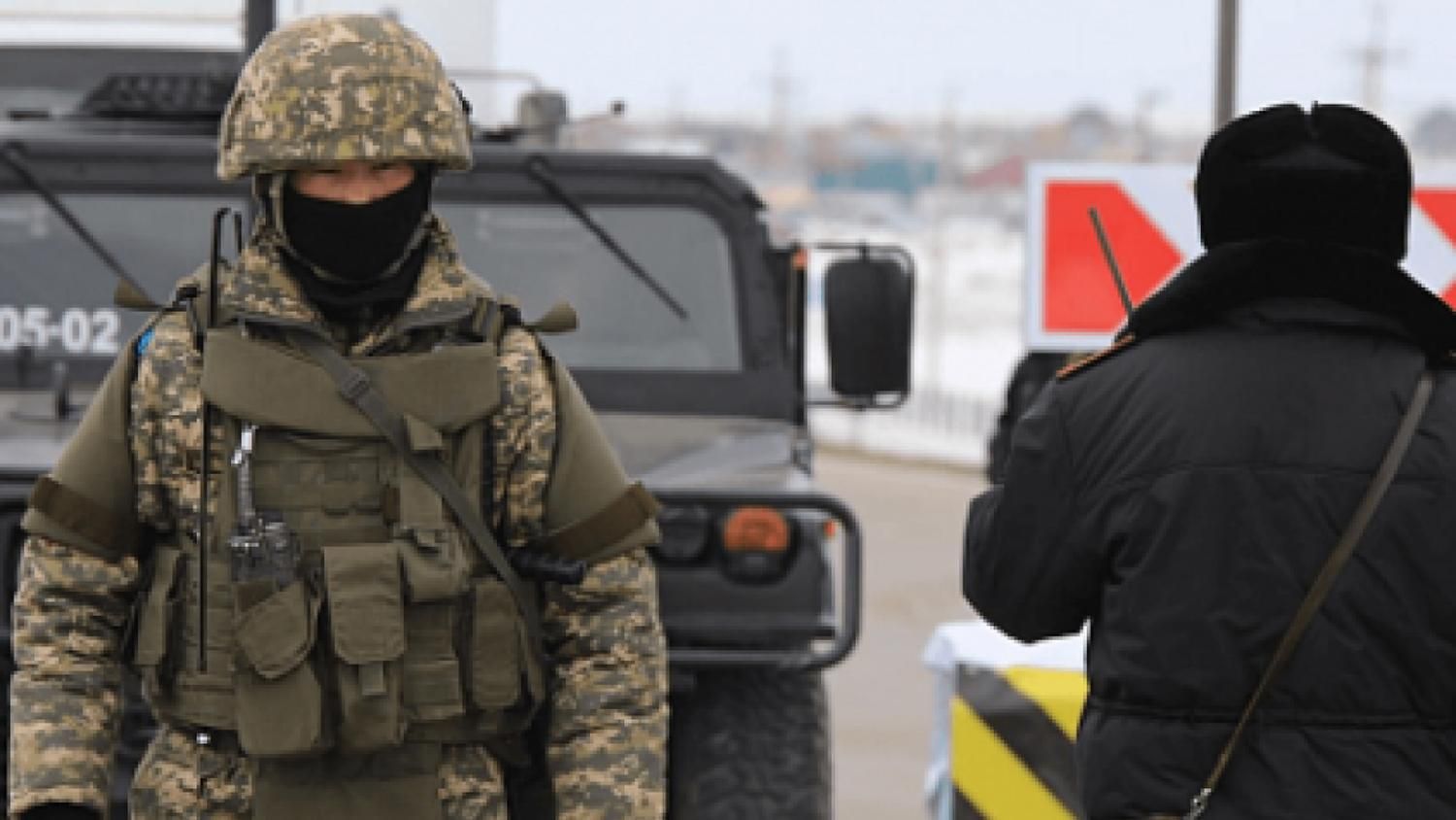 В столицу Кыргызстана Бишкек в рамках режима ЧП 10.10.2020 продолжают взимать военную технику