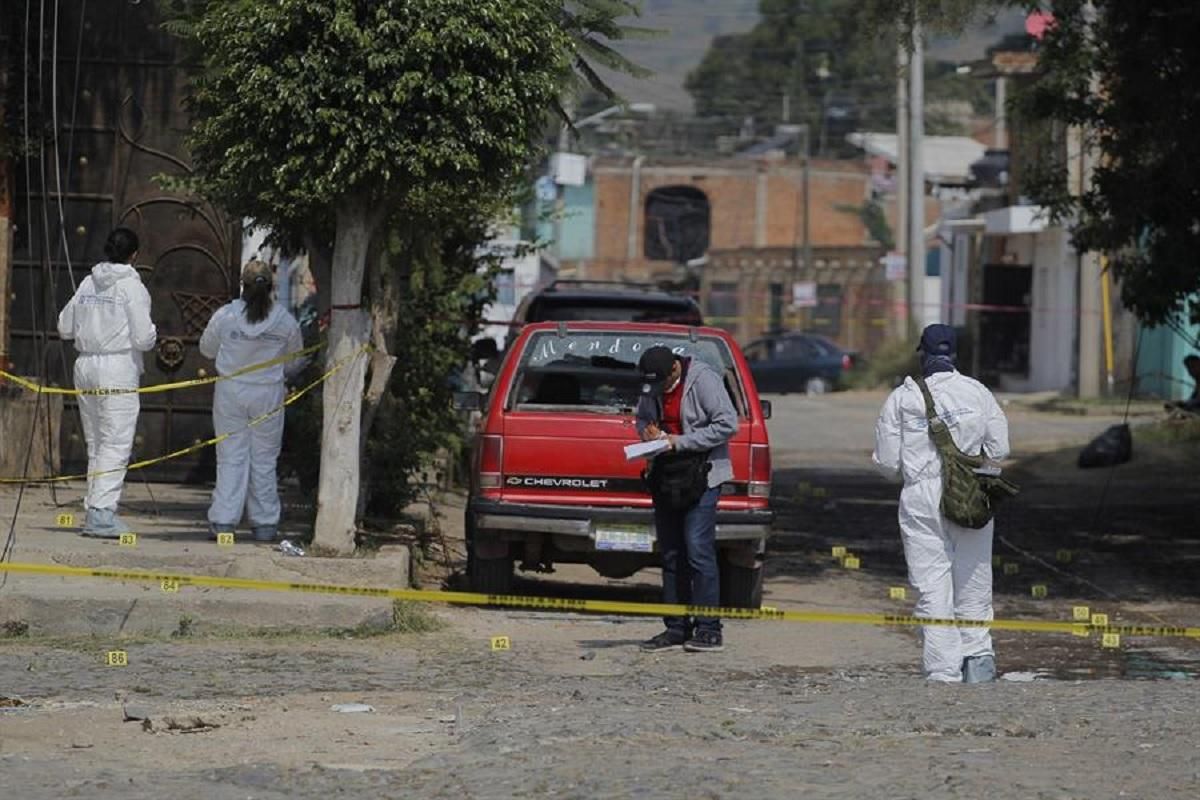 У Мексиці невідомі закидали гранатами будинок: багато жертв – фото