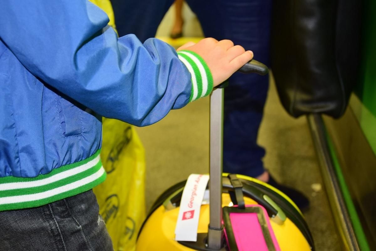 У Краковці жінка намагалася вивезти дитину за кордон за підробленим документом У Краковці жінка намагалася вивезти дитину за кордон за підробленим документом