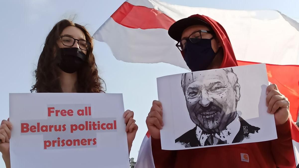 На Майдані Незалежності в Києві 11 жовтня 2020 пройшла акція солідарності з білоруськими політв'язнями: фото, відео На Майдані Незалежності в Києві 11 жовтня 2020 пройшла акція солідарності з білоруськими політв'язнями: фото, відео