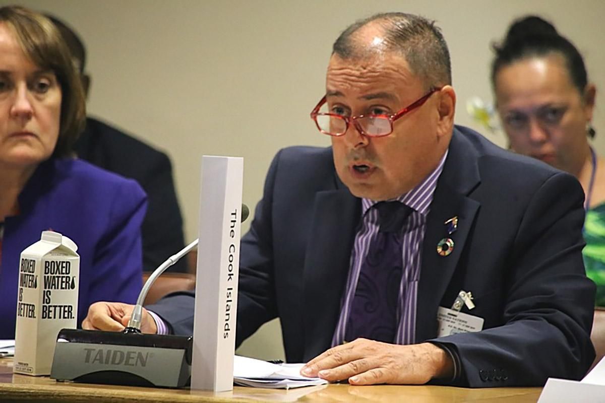 Прем'єр-міністр Островів Кука Марк Браун очолив одразу 17 міністерств Прем'єр-міністр Островів Кука Марк Браун очолив одразу 17 міністерств