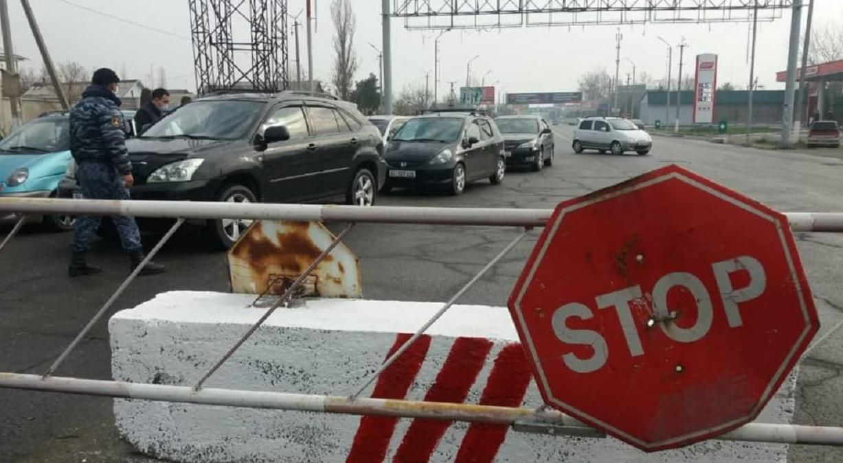 В Бишкеке снова чрезвычайное положение, здание парламента у власти В Бишкеке снова чрезвычайное положение, здание парламента у власти