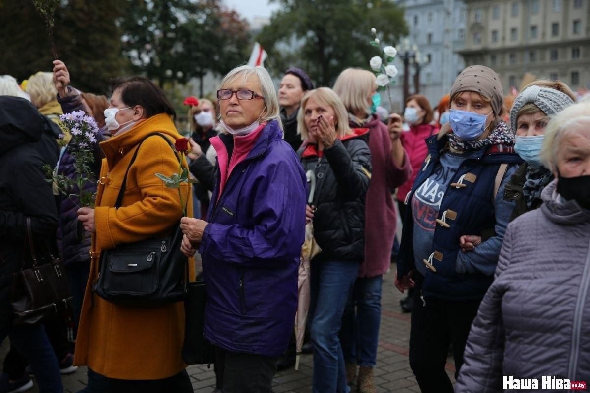 Силовики в Минске разогнали Марш пенсионеров 12.10.2020