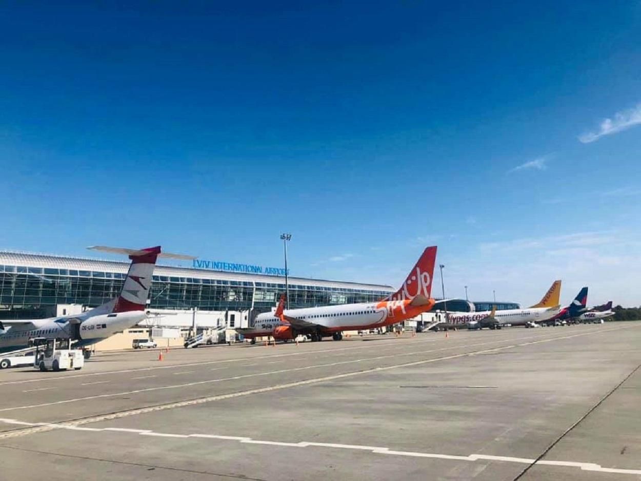 Во Львове самолет не смог сесть из-за тумана: вернулся в Киев Во Львове самолет не смог сесть из-за тумана: вернулся в Киев