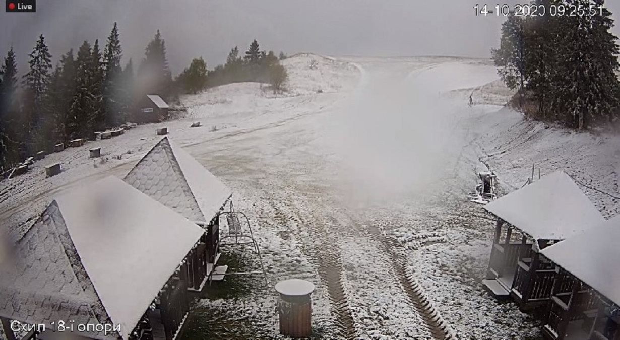 В Україні випав і лежить перший сніг: фото з Карпат В Україні випав і лежить перший сніг: фото з Карпат