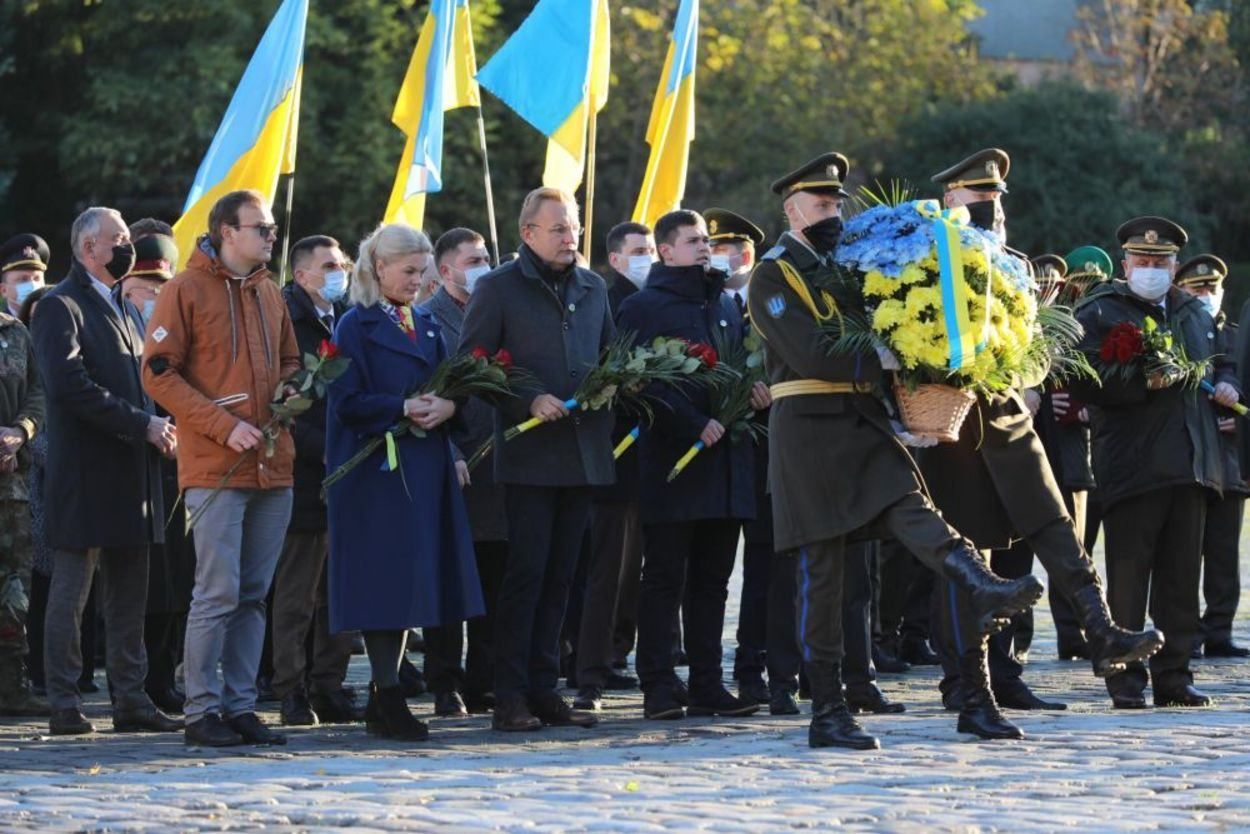 Во Львове 14 октября 2020 почтили память погибших героев - фото