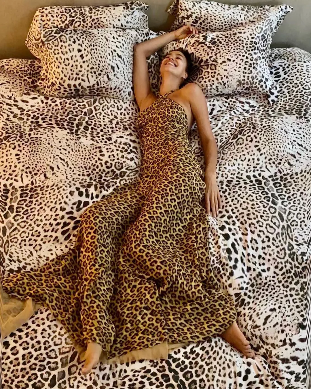 Ірина Шейк у сукні з леопардовим принтом