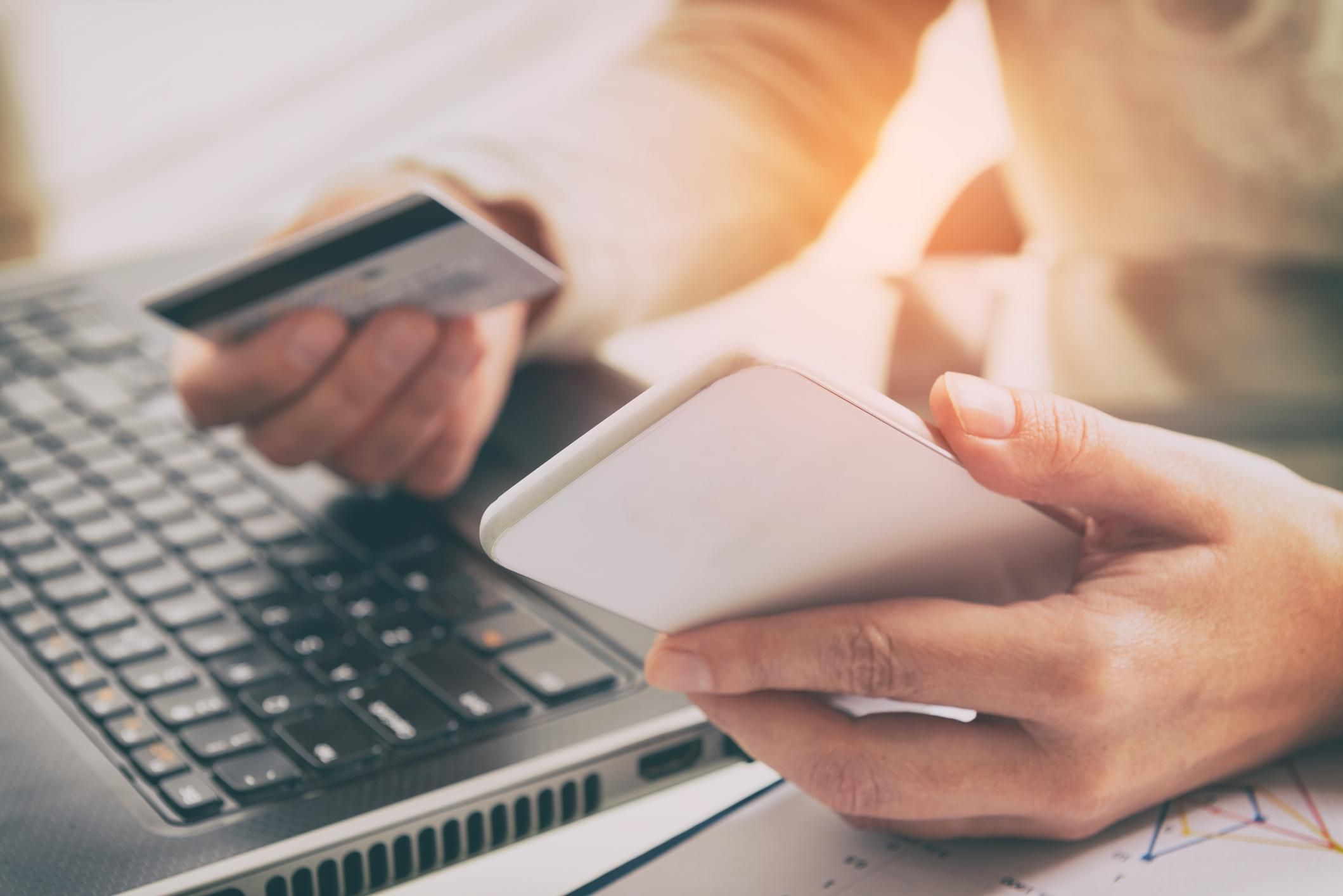 Хто і скільки заробляє на карткових платежах в Україні? Хто і скільки заробляє на карткових платежах в Україні?