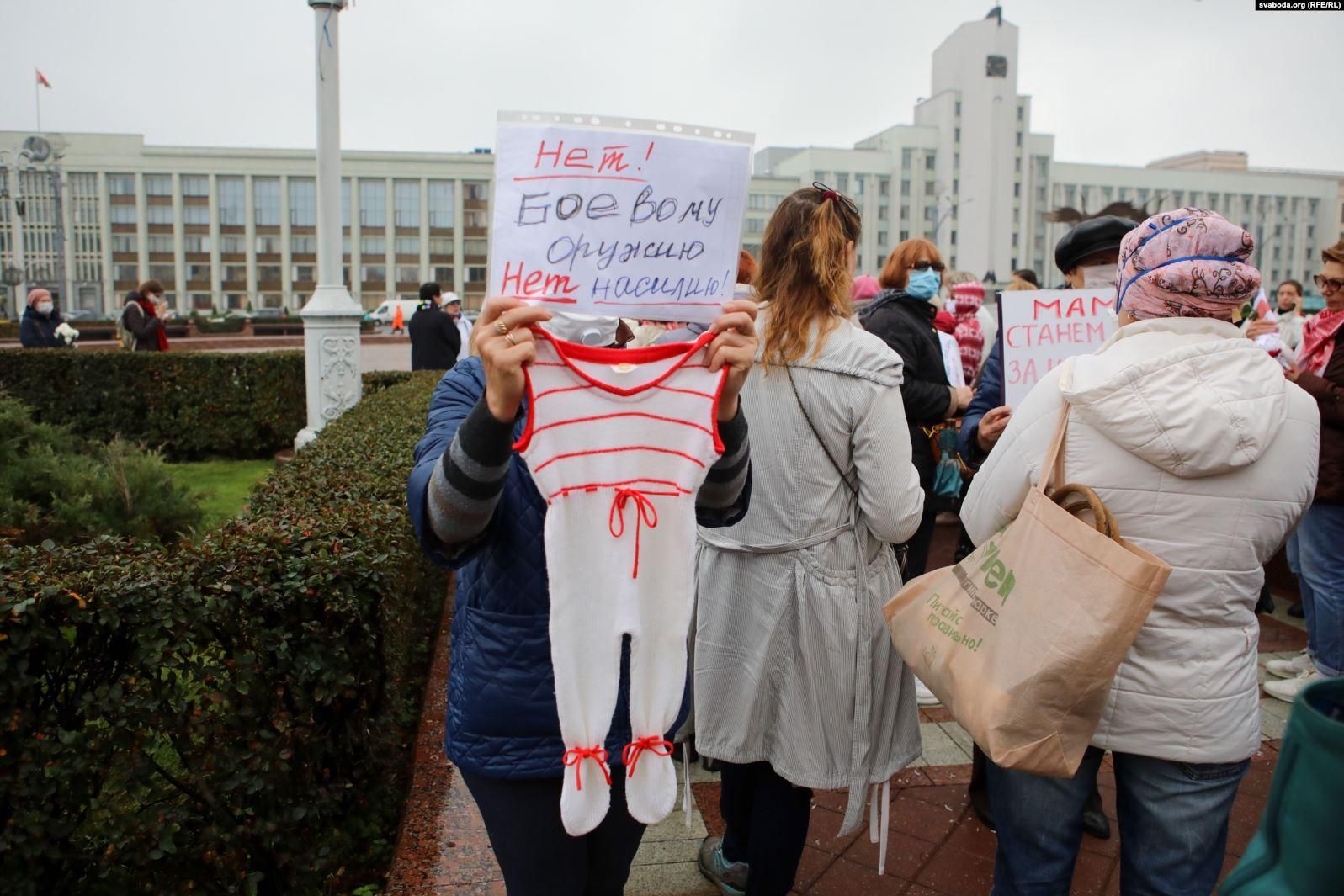 Марш матерів у Мінську 14.10.2020: як минув та чи були сутички Марш матерів у Мінську 14.10.2020: як минув та чи були сутички