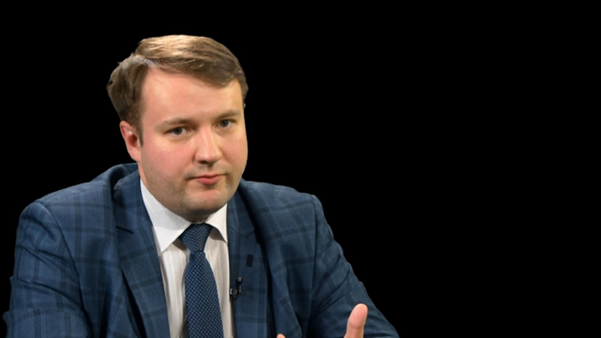 Певні наслідки можуть бути, – політолог про всенародне опитування від Зеленського Певні наслідки можуть бути, – політолог про всенародне опитування від Зеленського