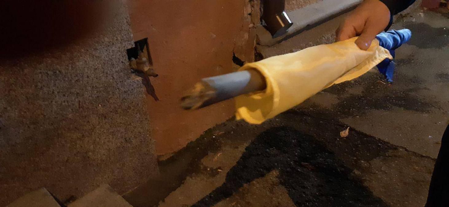 У Дніпрі понівечили прапор: одного чоловіка затримали У Дніпрі понівечили прапор: одного чоловіка затримали