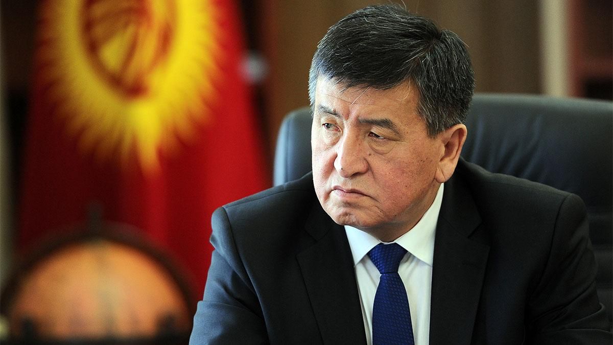 Протести в Киргизстані: президент Сооронбай Жеенбеков заявив, що йде у відставку