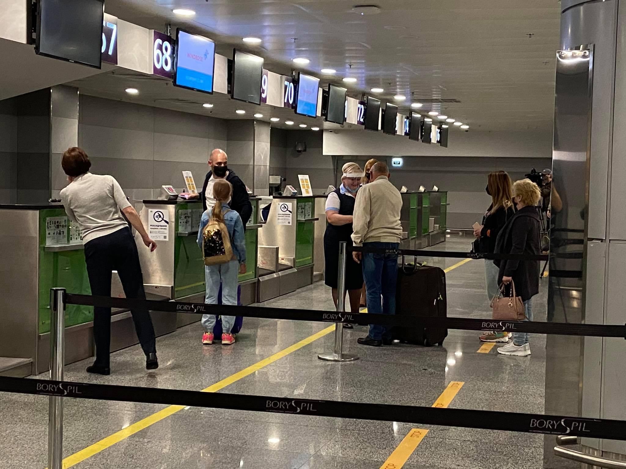 Аеропорт Львів 15 жовтня повністю знеструмило: пасажирів реєстрували вручну Аеропорт Львів 15 жовтня повністю знеструмило: пасажирів реєстрували вручну