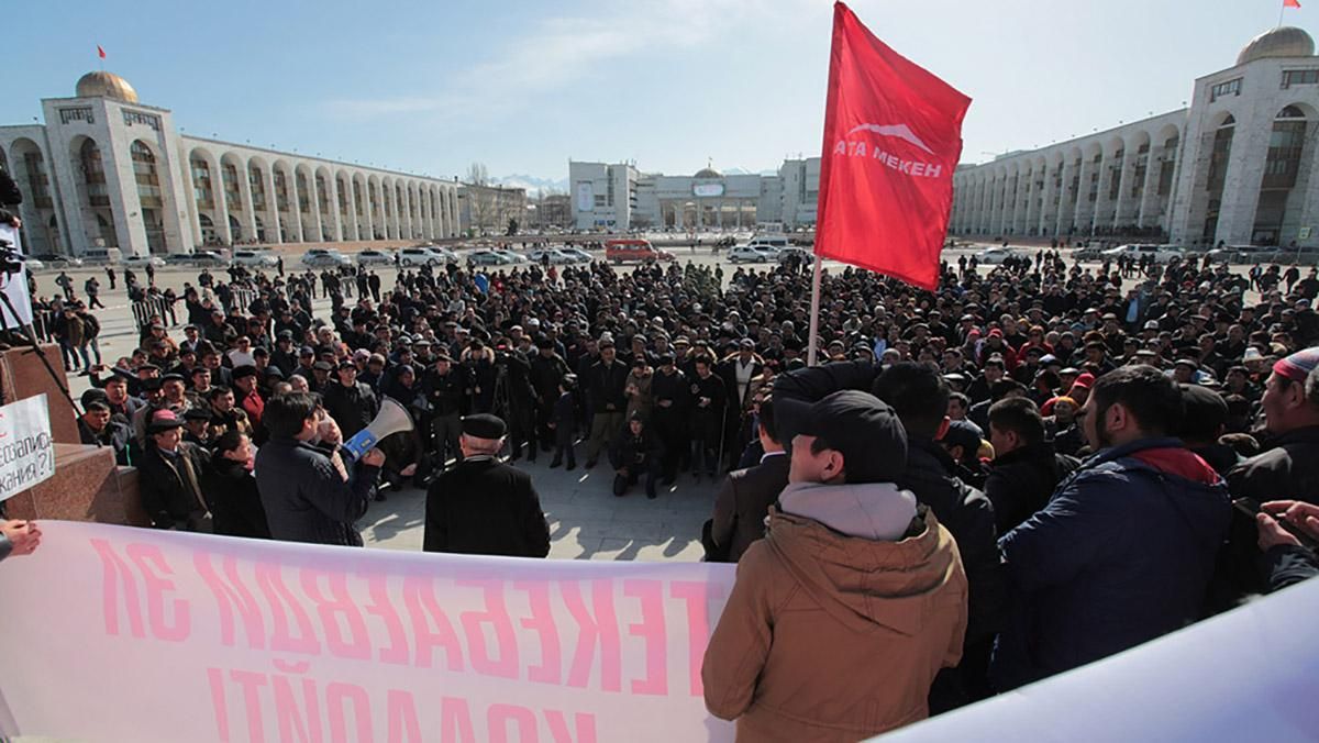 Россия хочет приостановить финансовую помощь Кыргызстану Россия хочет приостановить финансовую помощь Кыргызстану