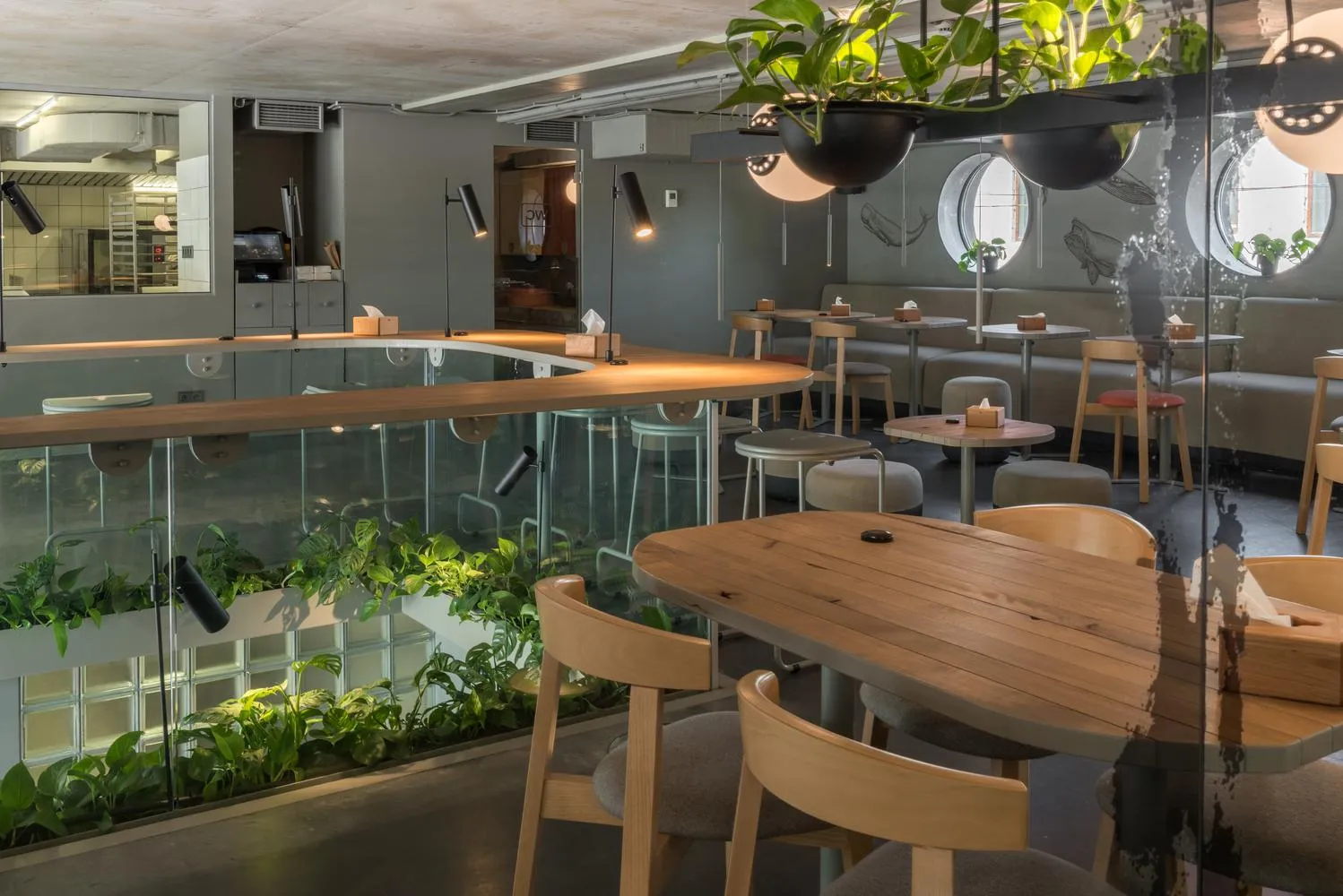 Тут багато дерев'яних акцентів Тут багато дерев'яних акцентів