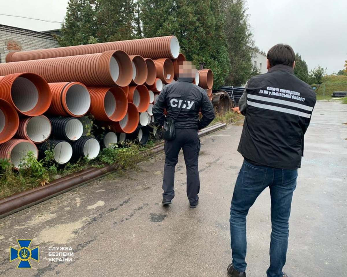 Шантажувала Львіводоканал: СБУ викрила посадовицю Держекоінспекції Шантажувала Львіводоканал: СБУ викрила посадовицю Держекоінспекції