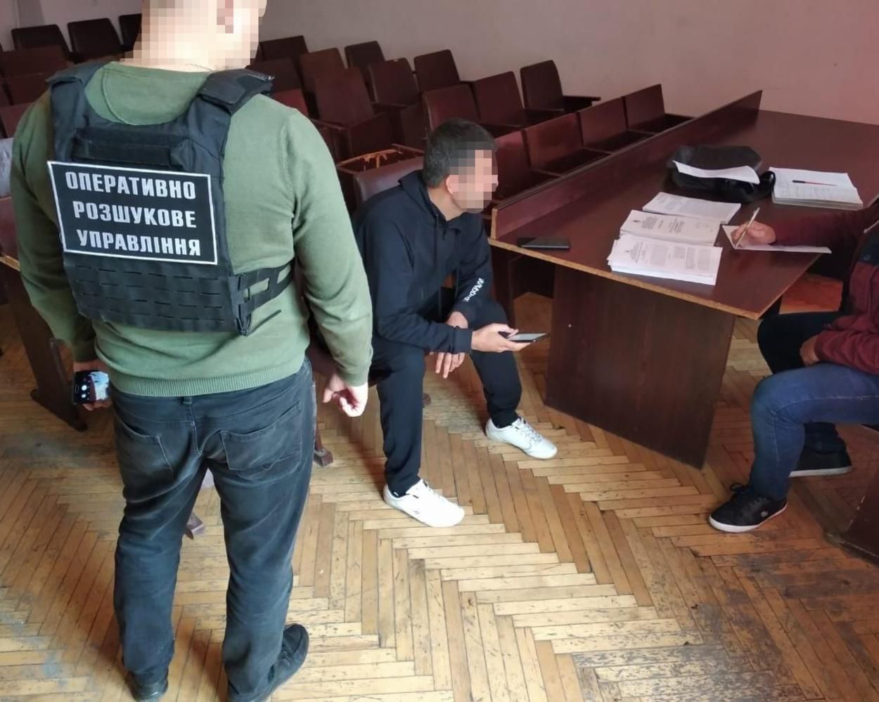 Во Львове задержали иностранца, который пытался переправить через границу нелегальных мигрантов