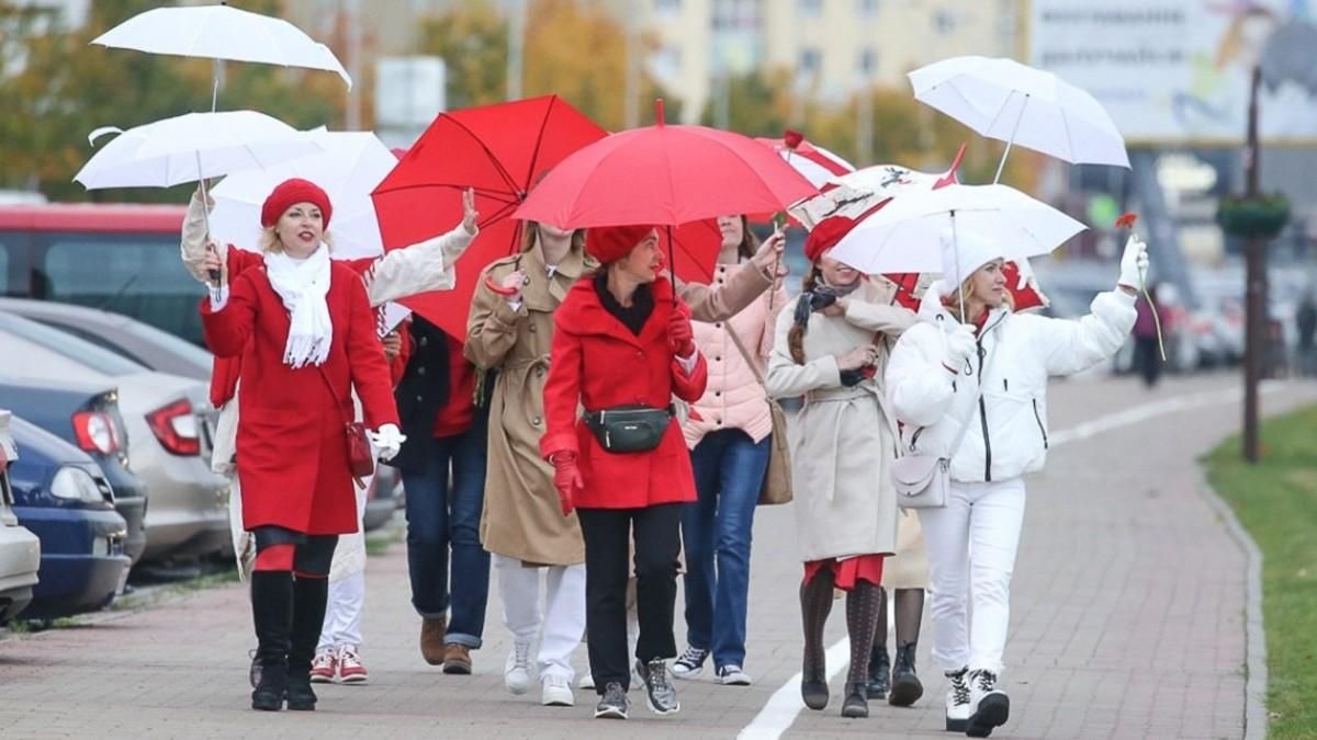 У Мінську – марші жінок та студентів: силовики жорстко затримують молодь – фото, відео