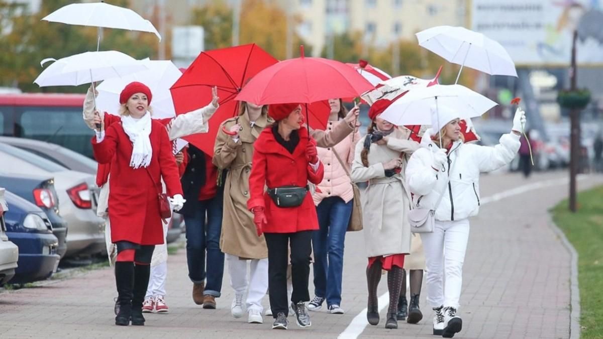 В Минске - марши женщин и студентов: силовики задержали молодежь-видео