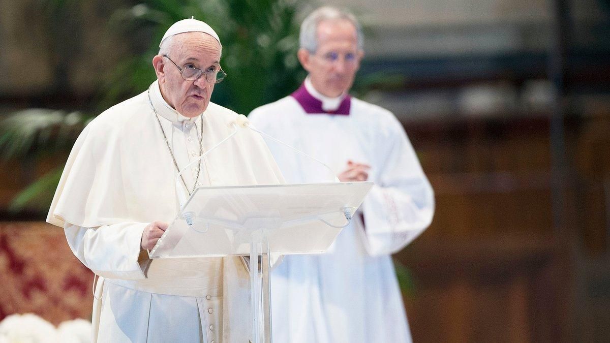 У резиденції Папи Римського спалах коронавірусу У резиденції Папи Римського спалах коронавірусу