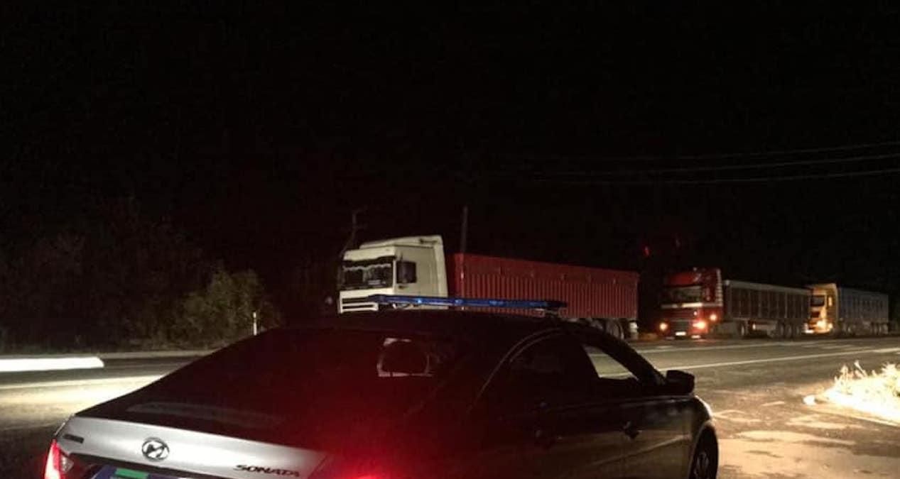 Сотня фур заблокировали въезд в Николаев: причина – взвешивание Сотня фур заблокировали въезд в Николаев: причина – взвешивание