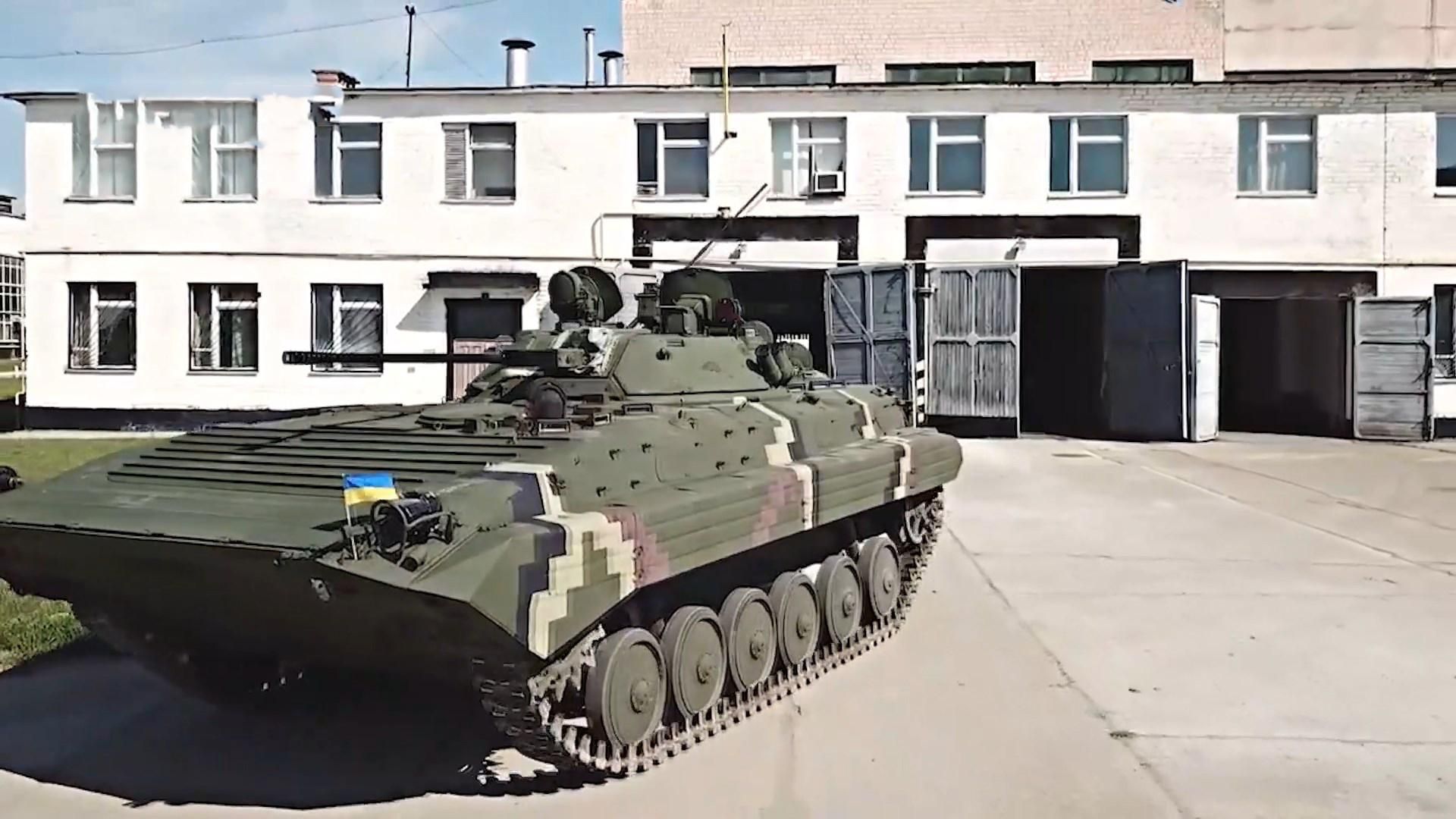 Техніка війни: Модернізовані бойові машини піхоти. Нові балістичні ракети КНДР Техніка війни: Модернізовані бойові машини піхоти. Нові балістичні ракети КНДР