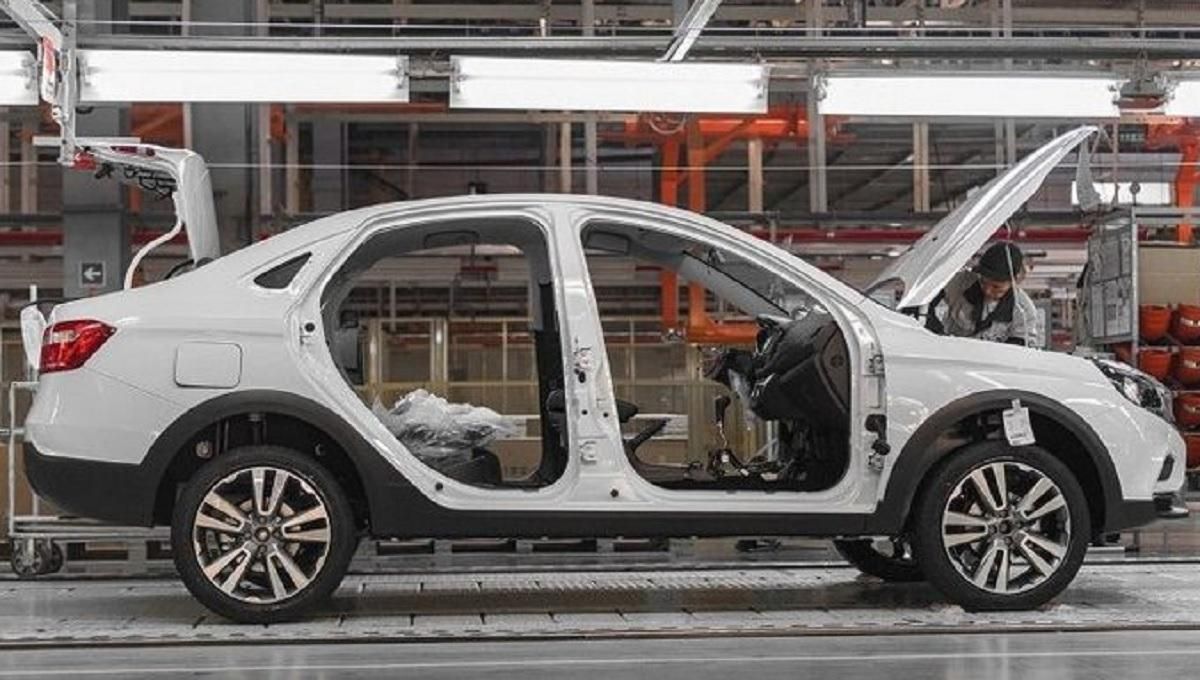 Запорожский завод продает в Украине российские автомобили Запорожский завод продает в Украине российские автомобили