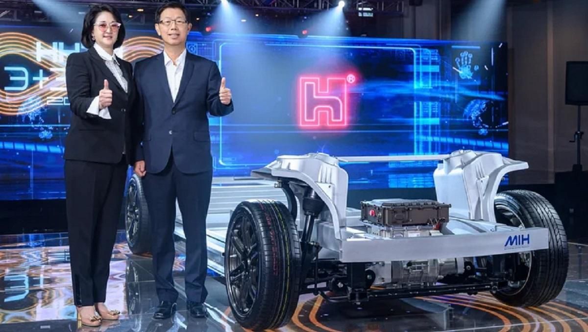 Foxconn представила власну платформу для електрокарів Foxconn представила власну платформу для електрокарів