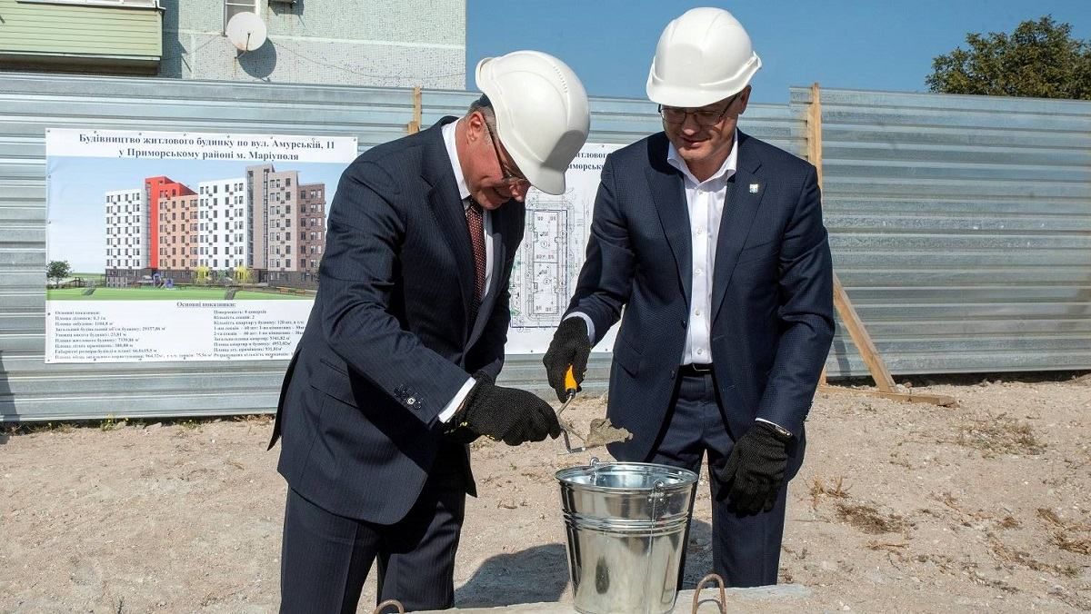 У Маріуполі побудують багатоквартирний будинок майбутнього зі сталі Метінвесту У Маріуполі побудують багатоквартирний будинок майбутнього зі сталі Метінвесту